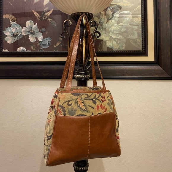 Liz Claiborne please check all picture of condition - Picture 3 of 17